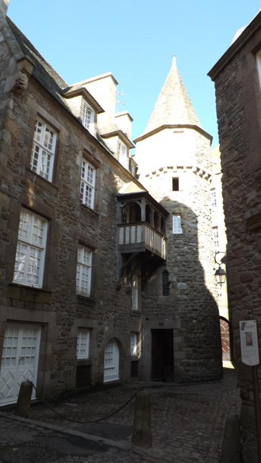 Appartement T2 ,Parking Prive,Terrasse, 10 Mns A Pieds De La Cite Corsaire Et Ses Plages Saint-Malo Exterior photo