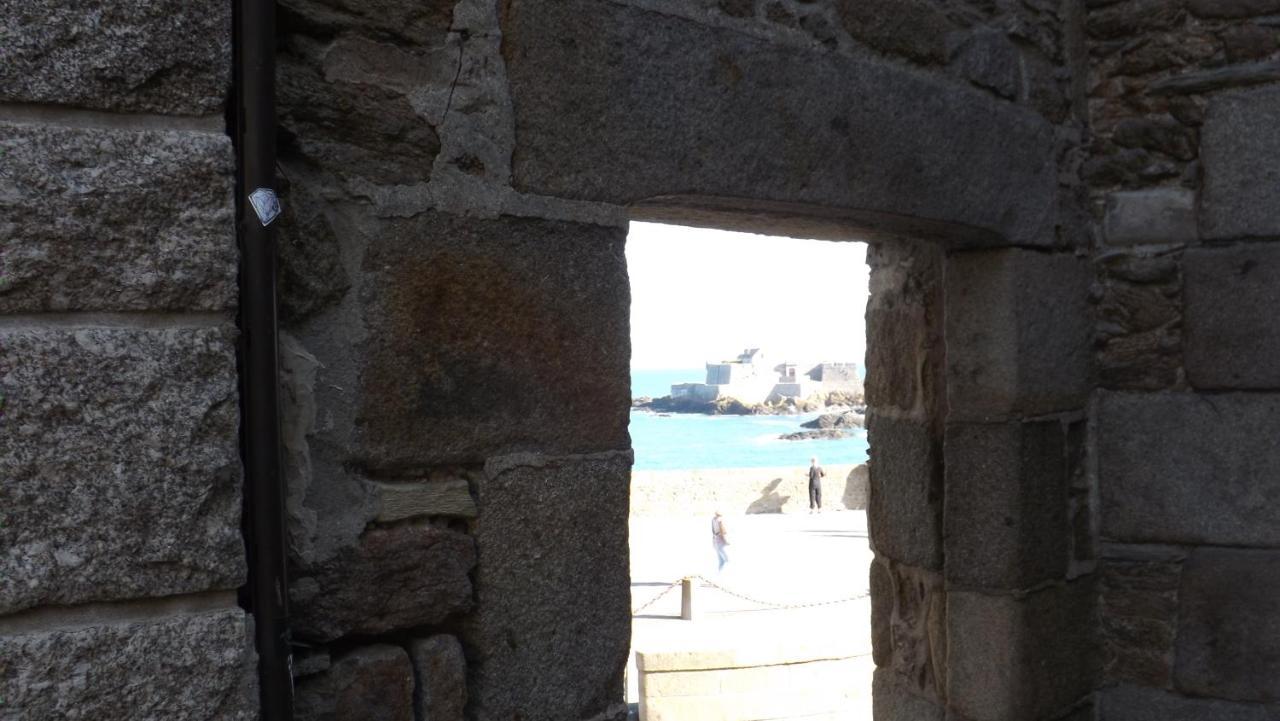 Appartement T2 ,Parking Prive,Terrasse, 10 Mns A Pieds De La Cite Corsaire Et Ses Plages Saint-Malo Exterior photo