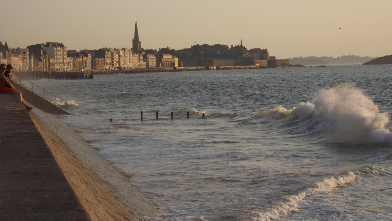 Appartement T2 ,Parking Prive,Terrasse, 10 Mns A Pieds De La Cite Corsaire Et Ses Plages Saint-Malo Exterior photo